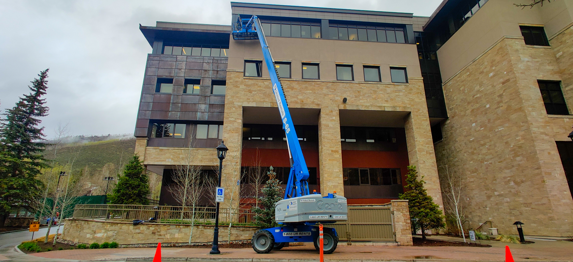 Commercial window cleaning service in Eagle County, Colorado